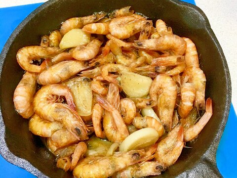 オイルが美味しい!芝エビとニンニクのアヒージョ